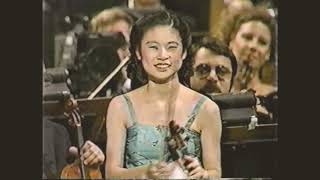 Midori performs Sarasate 24 September 1989 [upl. by Almund]