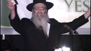 Rabbi Dovid Trenk ztzquotl gets up at a Yeshiva Darchei Torah Dinner honoring Rabbi Zevi Trenk shlitquota [upl. by Servais]