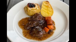 Joues de porc au vin de groseilles de Marc  Les Carnets de Julie [upl. by Monty673]